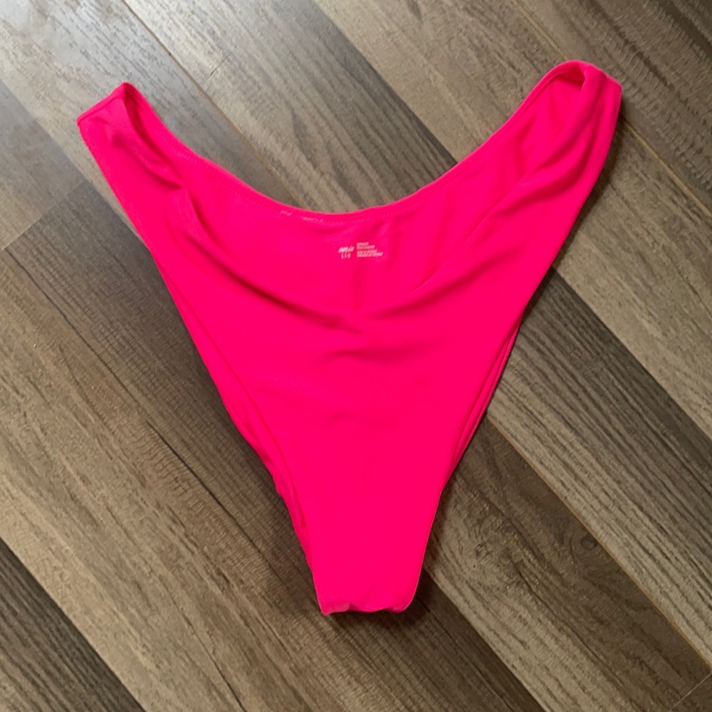 NEVER WORN super high waisted cheeky bottoms